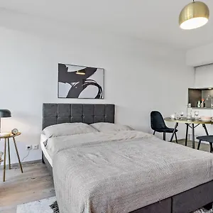 https://bright-stylish-studio-in-the-heart-of-augsburgs-old-town.getmunichhotels.com