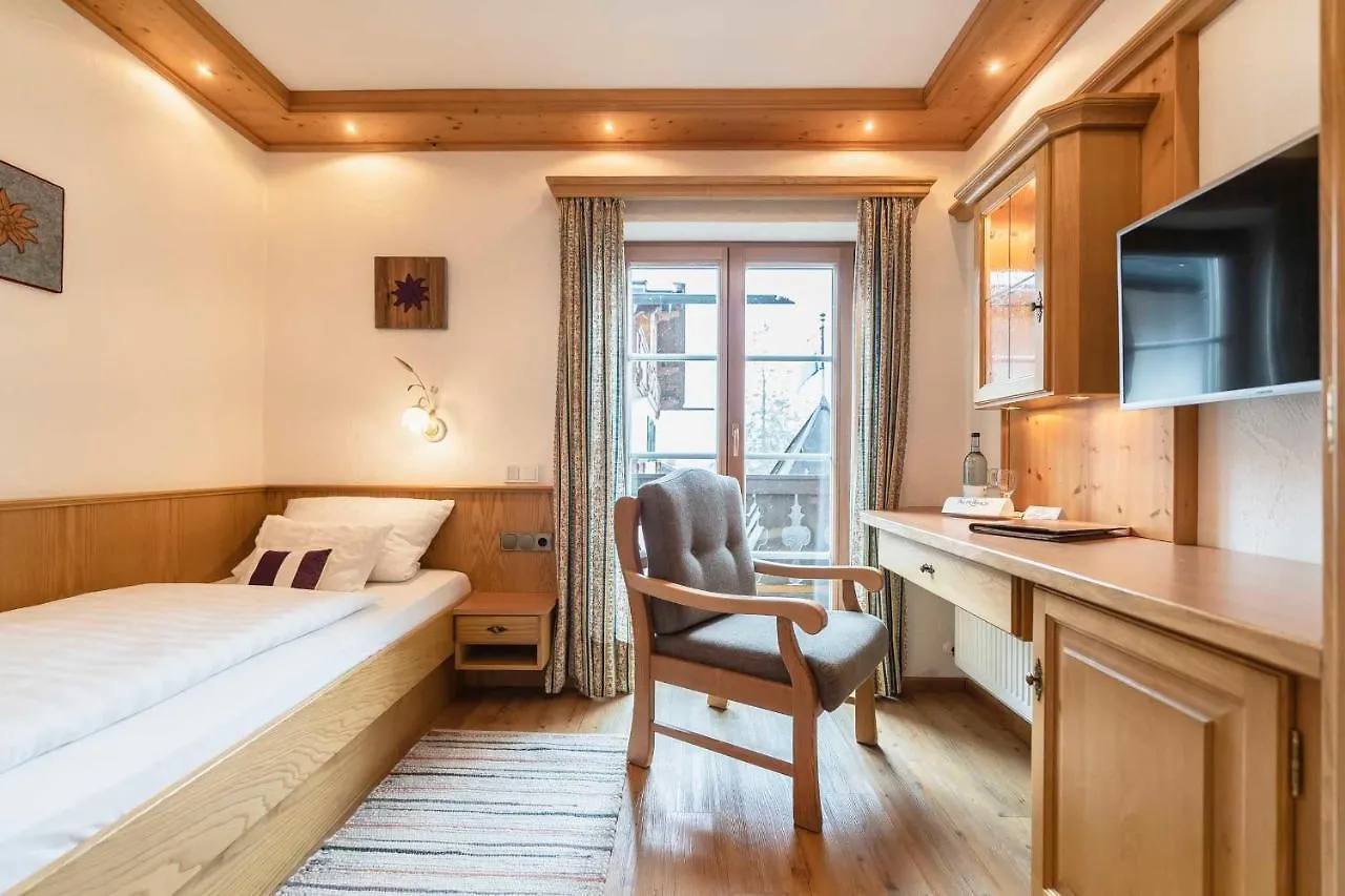 Hotel Alpenhof Kruen 4*, Krün Německo